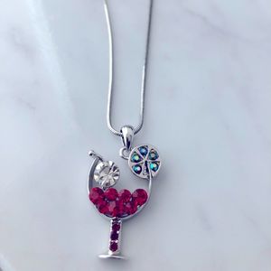 🆕 Beautiful cocktail 🍸 necklace🆕 From Boutique in Beverly Hills